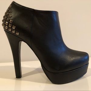 Steve Madden Girl Vixxen Studded Platform Bootie